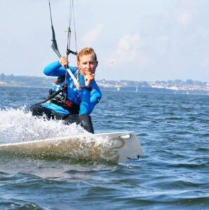 Kitefamilia_kitesurfer